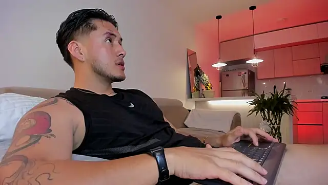 Snapshot of Chriskyle_ chatting on 09-18-25, 12:13 Chriskyle  online show from 09-18-25, 12:13