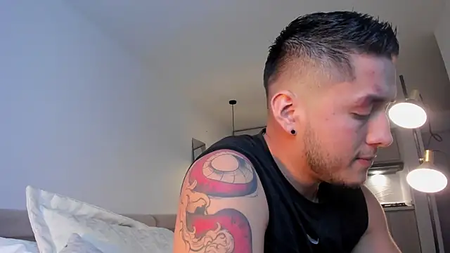 Snapshot of Chriskyle_ chatting on 03-05-25, 02:14 Chriskyle  online show from 03-05-25, 02:14