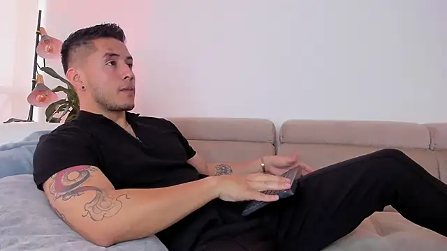 Snapshot of Chriskyle_ chatting on 12-04-24, 01:14 Chriskyle  online show from 12-04-24, 01:14