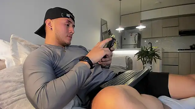 Snapshot of Chriskyle_ chatting on 02-19-25, 02:44 Chriskyle  online show from 02-19-25, 02:44