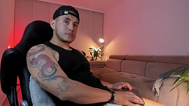 Snapshot of Chriskyle_ chatting on 03-11-25, 02:10 Chriskyle  online show from 03-11-25, 02:10