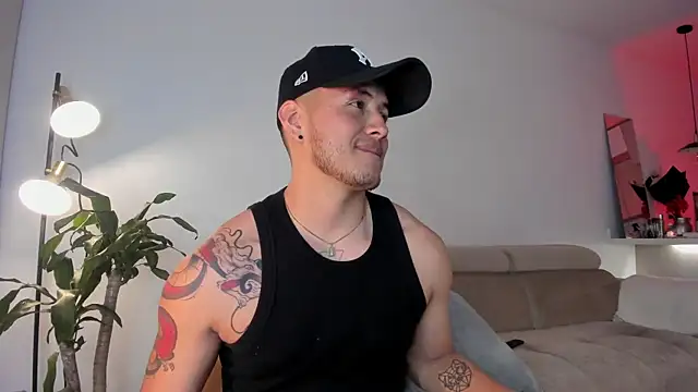 Snapshot of Chriskyle_ chatting on 03-11-25, 05:13 Chriskyle  online show from 03-11-25, 05:13