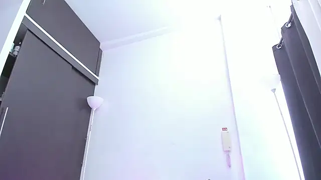 Snapshot of AdammClark1 chatting on 05-08-26, 07:17 AdammClark1 online show from 05-08-26, 07:17