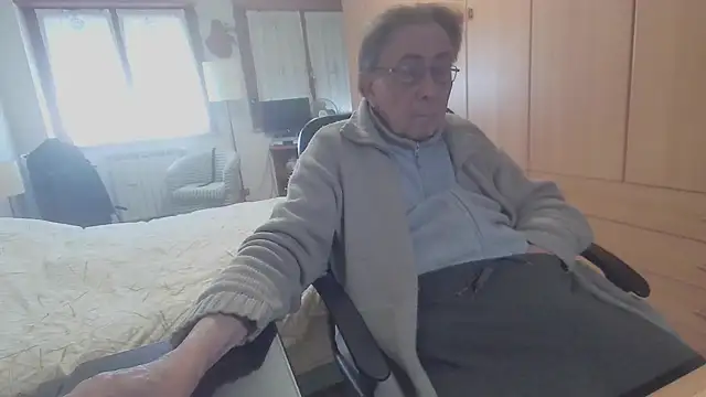 papillonhotofficial online show from 03-02-25, 10:05