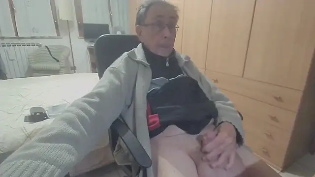 papillonhotofficial online show from 11-09-25, 04:55