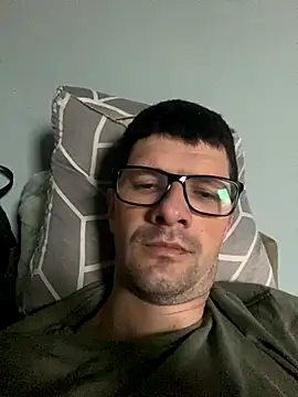 Snapshot of Juliano2289 chatting on 10-03-25, 08:43 Juliano2289 online show from 10-03-25, 08:43