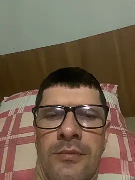 Snapshot of Juliano2289 chatting on 04-15-26, 09:48 Juliano2289 online show from 04-15-26, 09:48