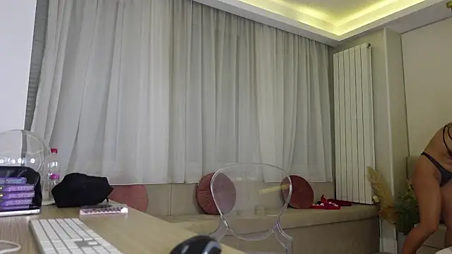 HaileyRoses online show from 11-10-25, 05:56