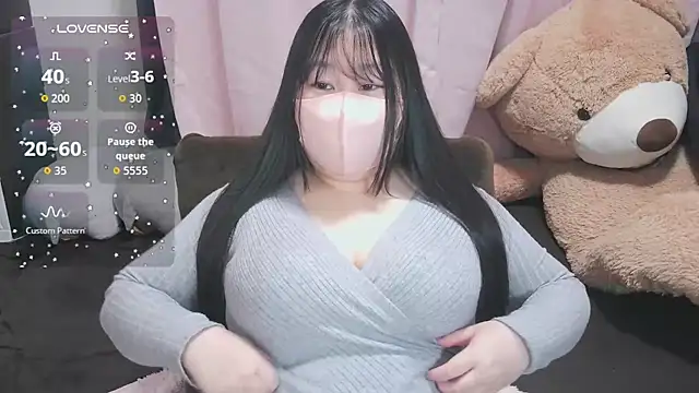 yuinyan3150 online show from 04-28-26, 10:52