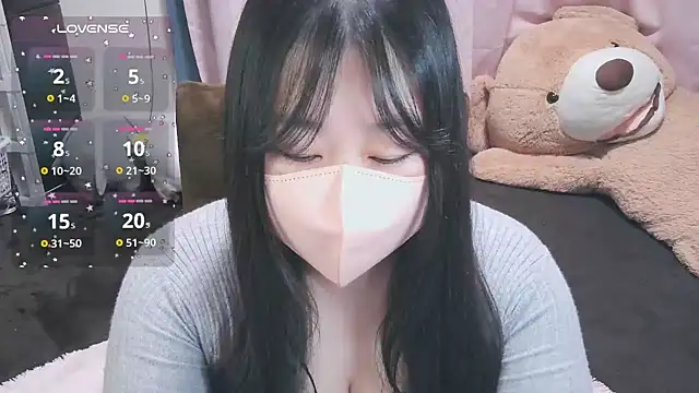 yuinyan3150 online show from 11-23-25, 09:25