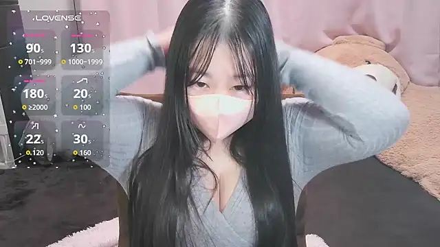 yuinyan3150 online show from 11-23-25, 12:20