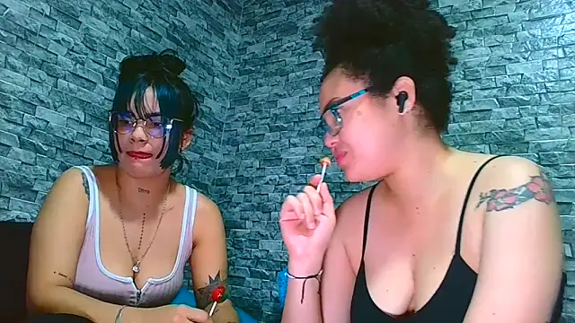 Snapshot of vanellope12 chatting on 05-25-26, 05:18 vanellope12 online show from 05-25-26, 05:18