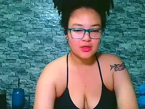 Snapshot of vanellope12 chatting on 03-29-26, 10:06 vanellope12 online show from 03-29-26, 10:06