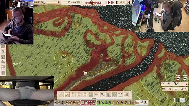 Snapshot of Happy_Michal chatting on 04-18-26, 02:30 Happy Michal online show from 04-18-26, 02:30