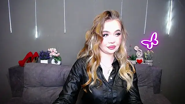Snapshot of StacyYellig chatting on 04-15-26, 08:31 StacyYellig online show from 04-15-26, 08:31