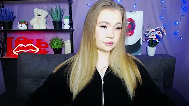 StacyYellig online show from 03-22-25, 08:37