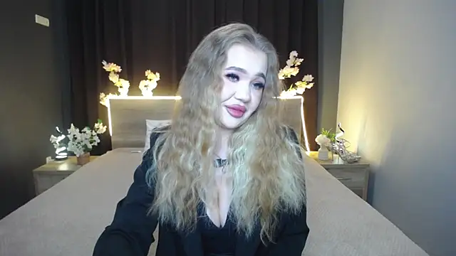 Snapshot of StacyYellig chatting on 04-26-26, 09:01 StacyYellig online show from 04-26-26, 09:01