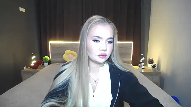 StacyYellig online show from 10-07-25, 07:04