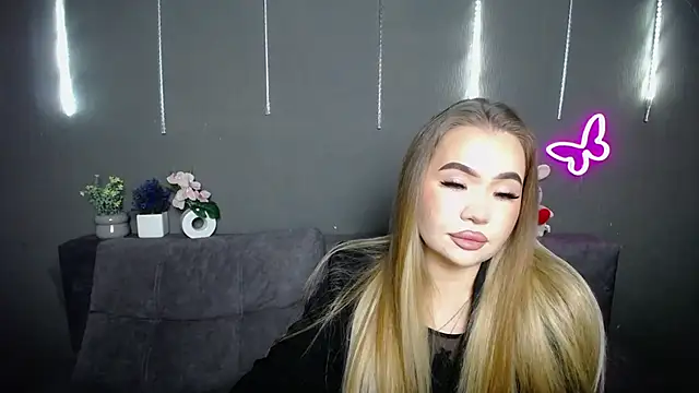 Snapshot of StacyYellig chatting on 04-22-26, 08:04 StacyYellig online show from 04-22-26, 08:04