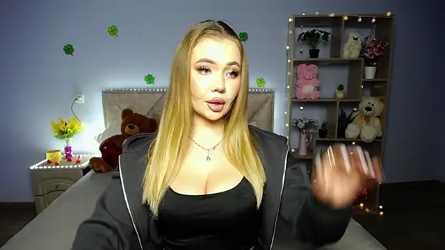 StacyYellig online show from 03-17-25, 03:36