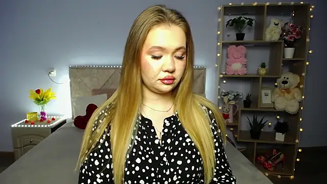 StacyYellig online show from 03-08-25, 04:56