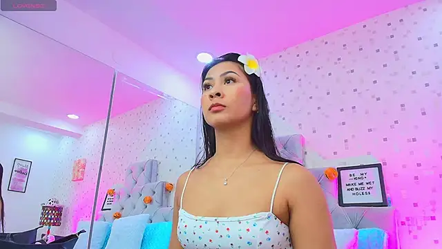 JulietaReyess online show from 10-27-25, 02:07