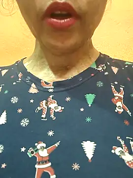 Snapshot of CUTE_SOPHIA- chatting on 05-17-26, 02:33 CUTE SOPHIA- online show from 05-17-26, 02:33
