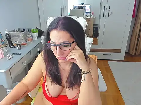 Snapshot of karenncougar chatting on 03-19-25, 05:17 karenncougar online show from 03-19-25, 05:17