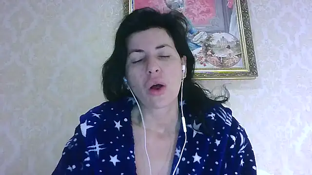 Snapshot of StunnigArt chatting on 06-02-26, 01:16 StunnigArt online show from 06-02-26, 01:16
