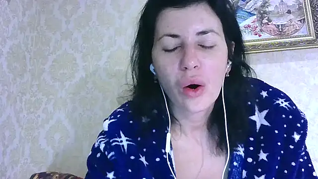 Snapshot of StunnigArt chatting on 05-02-26, 01:22 StunnigArt online show from 05-02-26, 01:22