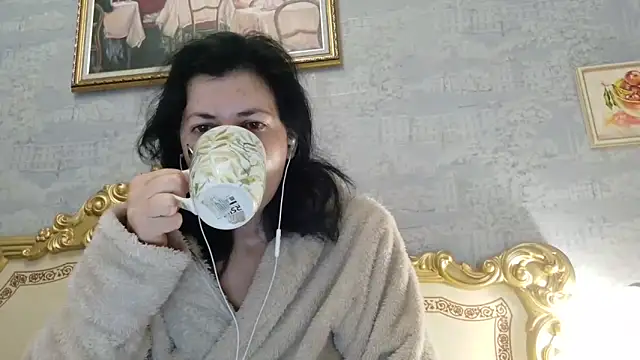 Snapshot of StunnigArt chatting on 04-21-26, 01:29 StunnigArt online show from 04-21-26, 01:29