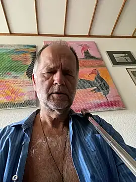 Snapshot of artXhibitor chatting on 05-16-26, 06:34 artXhibitor online show from 05-16-26, 06:34