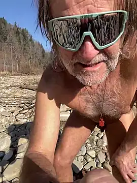 artXhibitor online show from 03-03-26, 01:29