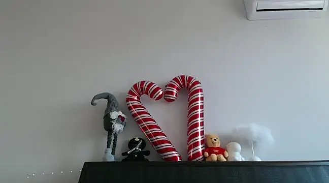 Snapshot of _mika_in_passion chatting on 02-18-25, 02:38  mika in passion online show from 02-18-25, 02:38