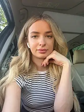 Snapshot of EvieEvans chatting on 05-29-26, 05:08 EvieEvans online show from 05-29-26, 05:08