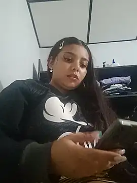 Snapshot of stefanie010 chatting on 12-28-24, 11:05 stefanie010 online show from 12-28-24, 11:05