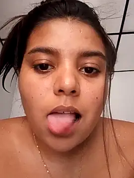 Snapshot of stefanie010 chatting on 10-28-25, 06:29 stefanie010 online show from 10-28-25, 06:29