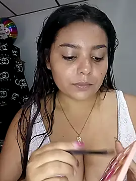 Snapshot of stefanie010 chatting on 09-10-25, 05:34 stefanie010 online show from 09-10-25, 05:34