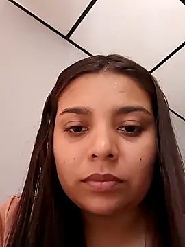 stefanie010 online show from 12-21-25, 05:03