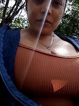 stefanie010 online show from 12-14-25, 05:07