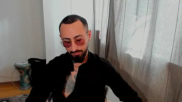 Snapshot of Baddfuckerr chatting on 01-28-25, 12:00 Baddfuckerr online show from 01-28-25, 12:00