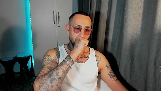 Snapshot of Baddfuckerr chatting on 02-03-25, 05:40 Baddfuckerr online show from 02-03-25, 05:40
