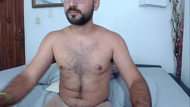 Snapshot of _Araboys_ chatting on 06-29-26, 02:40 Araboys online show from 06-29-26, 02:40