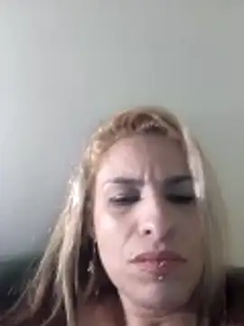 Snapshot of garotasexual chatting on 06-15-26, 12:44 garotasexual online show from 06-15-26, 12:44
