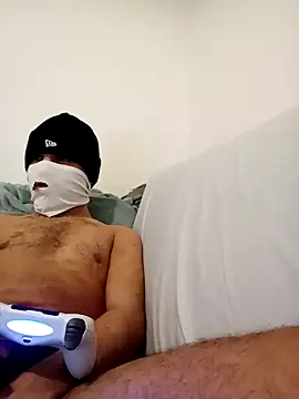 Snapshot of BigY690 chatting on 02-11-25, 01:10 BigY690 online show from 02-11-25, 01:10