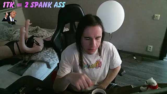 Snapshot of izilizi_23 chatting on 04-23-26, 08:43 izilizi 23 online show from 04-23-26, 08:43