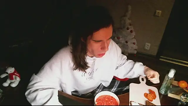 izilizi 23 online show from 02-06-25, 04:58