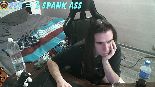 izilizi 23 online show from 11-18-25, 06:55