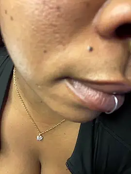 YellowHoneyDip online show from 02-19-26, 05:43