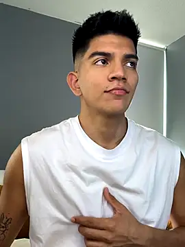 santiago 01 online show from 10-17-25, 09:27